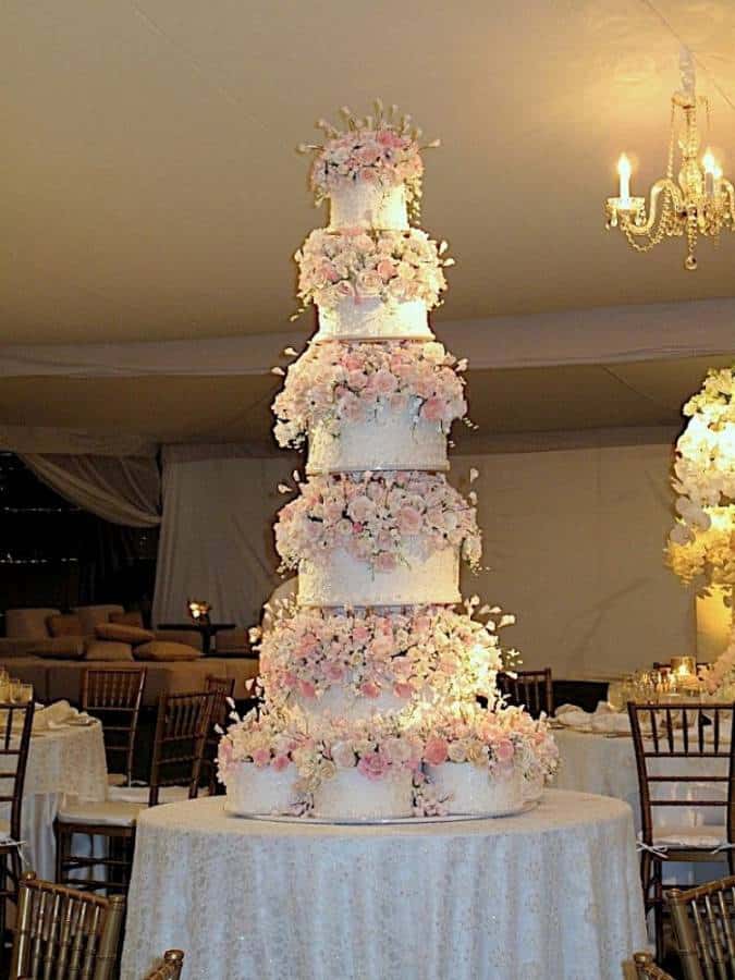 5 Huge Beautiful Wedding Cakes The Inspired Bride