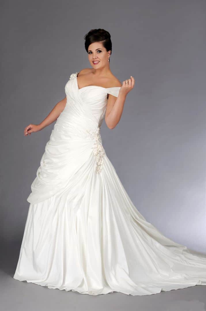 10 Stunning Plus Size Wedding Dresses, Tips & Advice: Release the