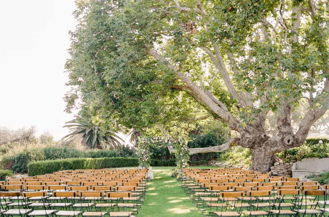 29 Mesmerising Wedding Aisle Decoration Ideas 85