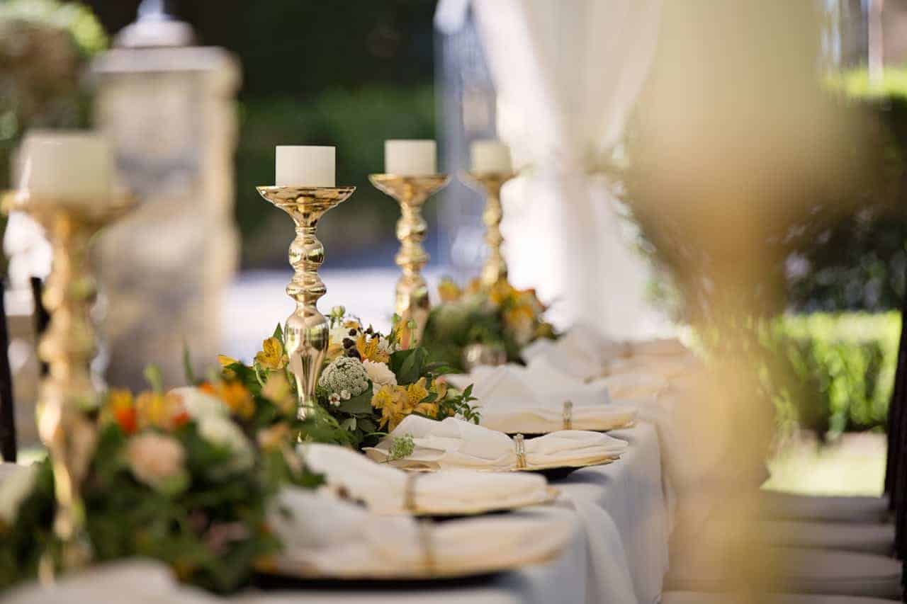 8 Budget-Friendly Winter Wedding Decor Ideas