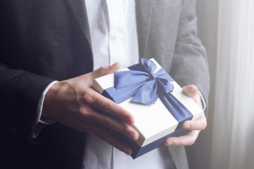 14 Gift Ideas For Your Groom 9