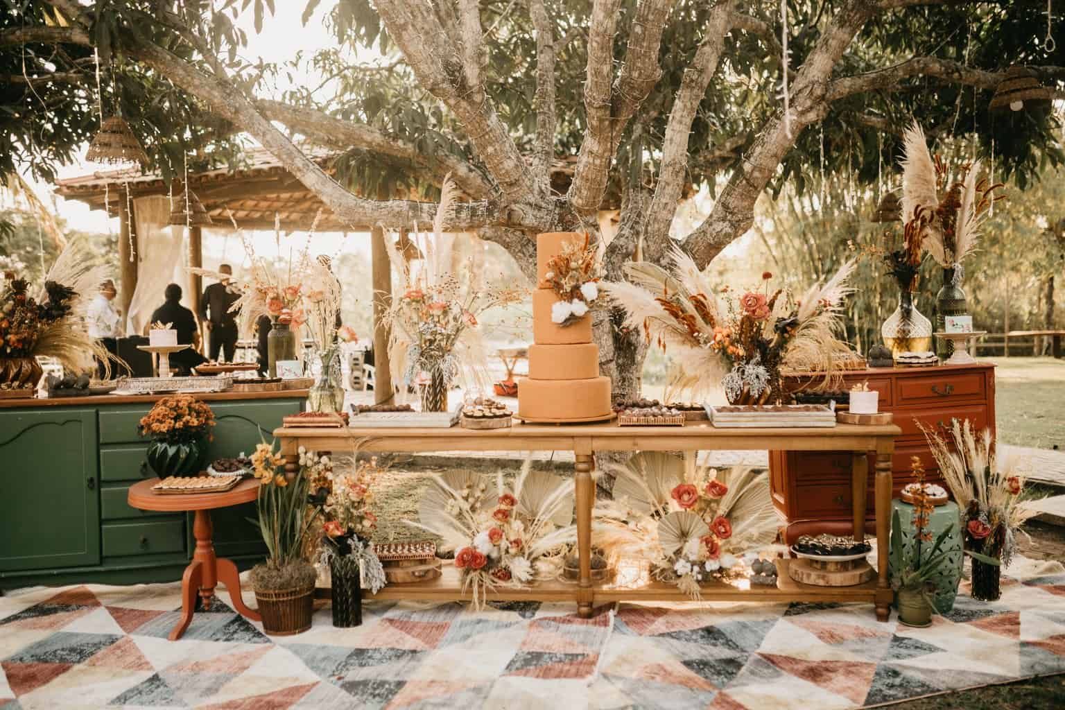 Free Wedding party table with cake Stock Photo