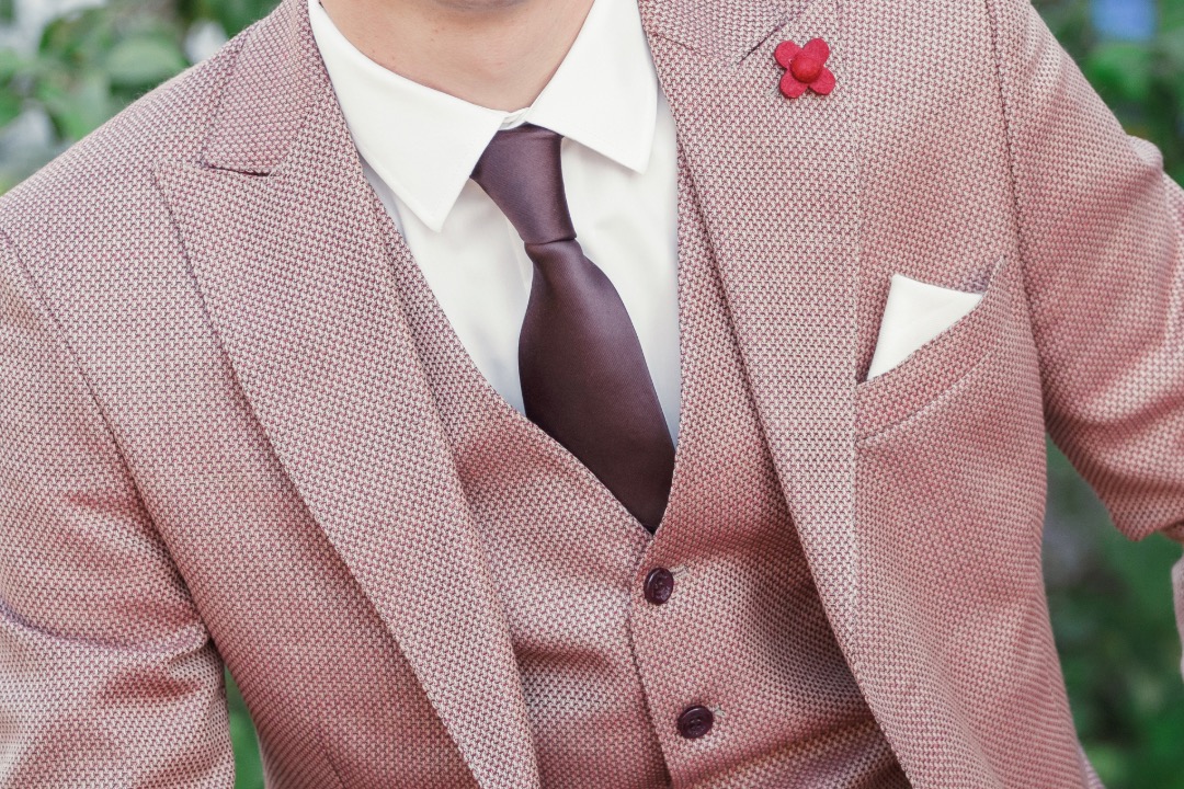 Flattering Wedding Suit Colors for Every Groom Skin Tone 79