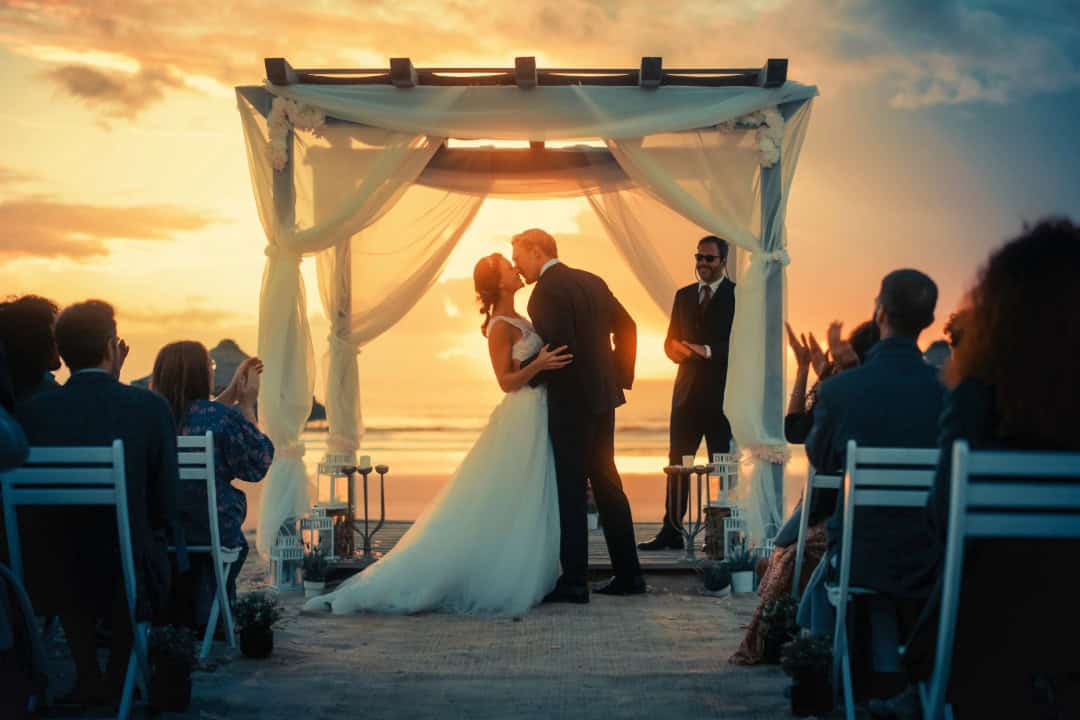 How to Capture Intimate Moments at Sunset Weddings 13