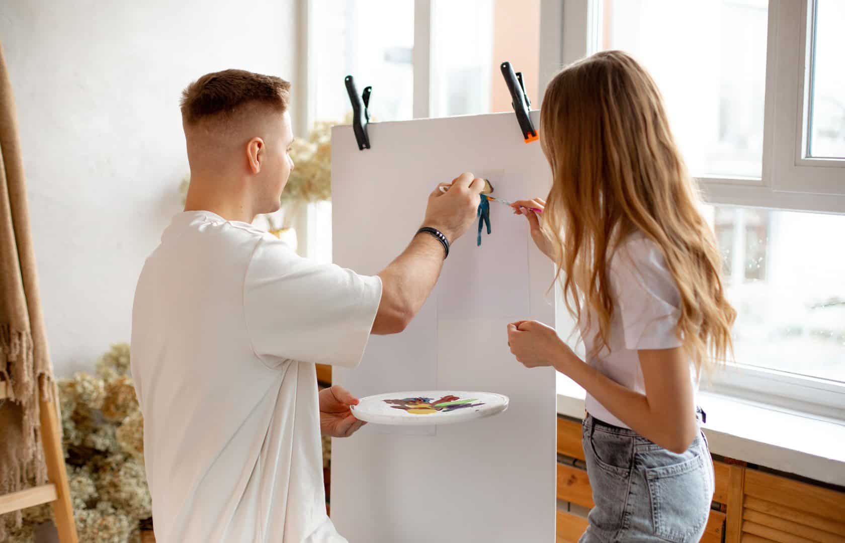 Turn Date Night Into Art With These Cute Couple Drawings