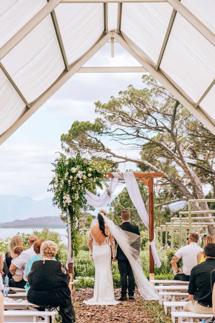 6 Tips to Avoid Common Challenges With Outdoor Weddings 19