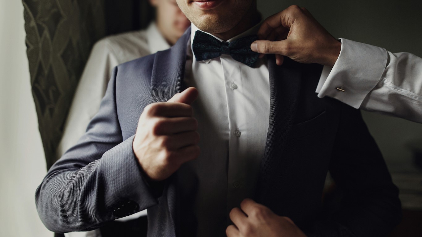 A Groom’s Guide to Last-Minute Wedding Suit Rentals 9