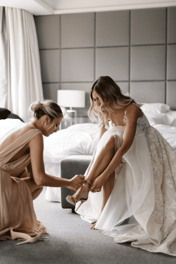 What to Gift Your Best Friend: Wedding Gifts for Bride from Maid of Honor