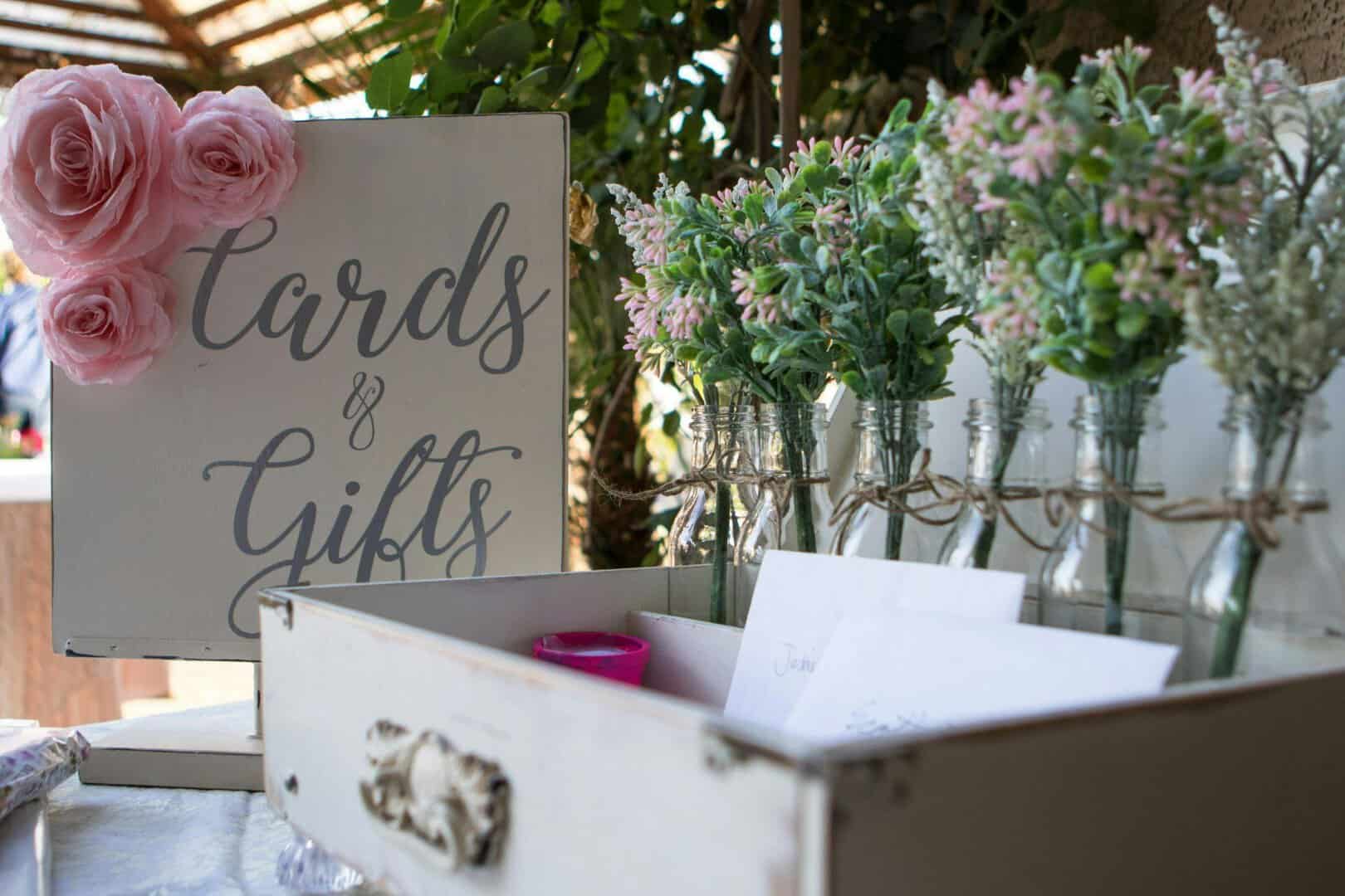 10 Gifts Every Wedding Couple Will Cherish 13